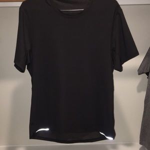 lululemon men’s shirt